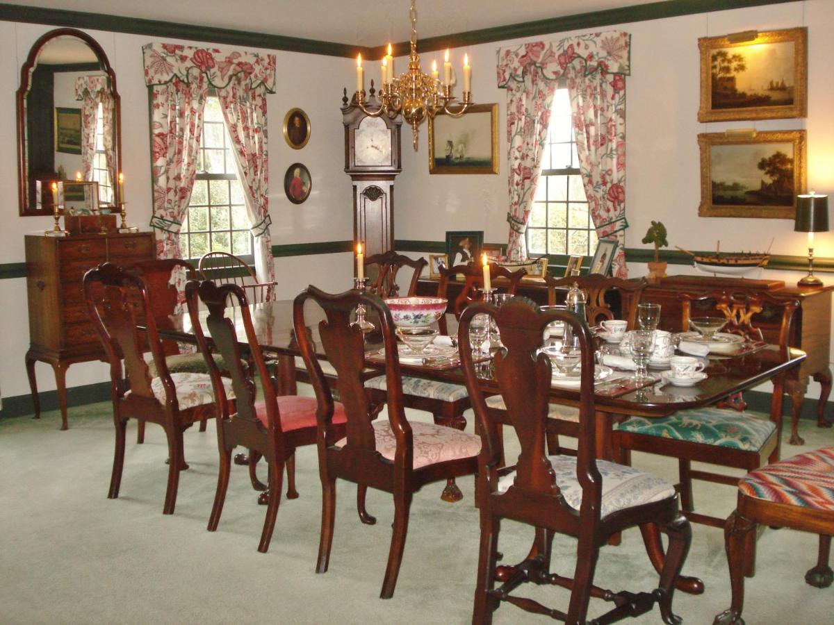Newport House Bed & Breakfast Вильямсбург Экстерьер фото